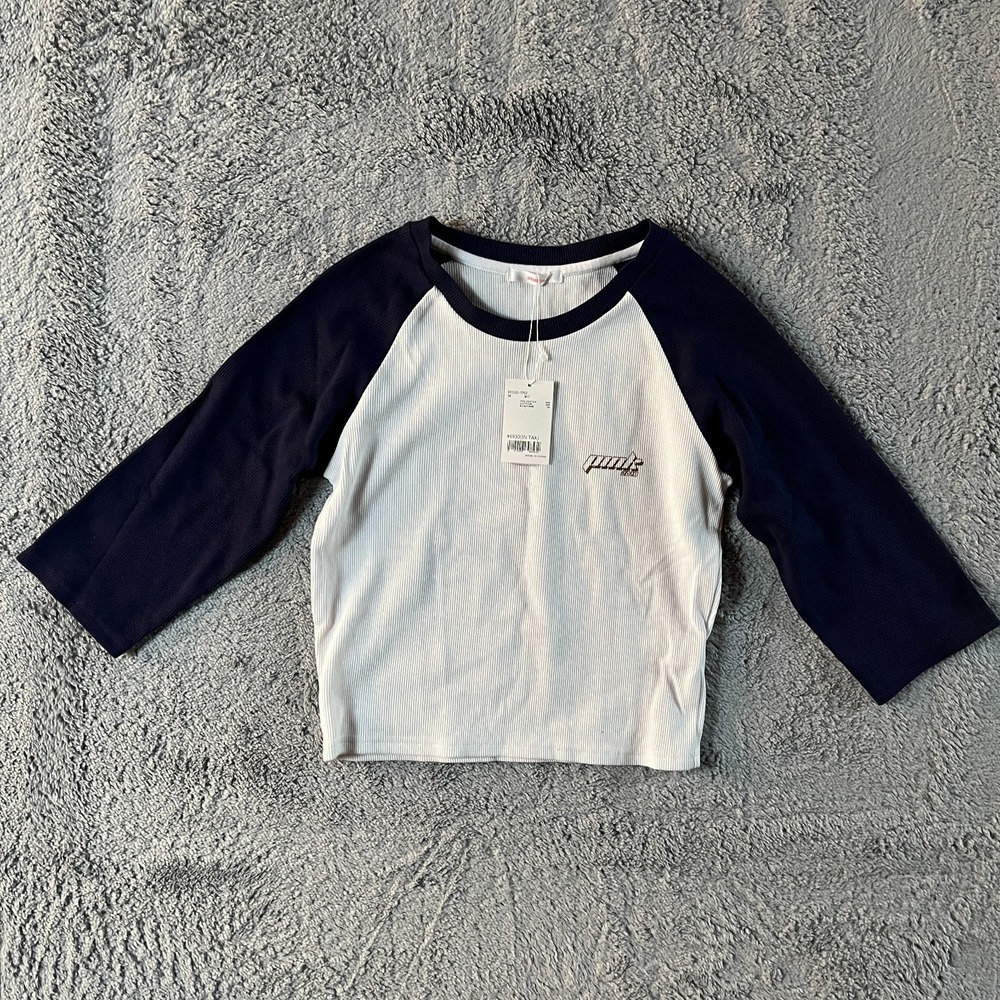 Atmos Ribbed Cropped Shirt Womens Medium White Navy 3/4 Raglan Sleeve Pullover